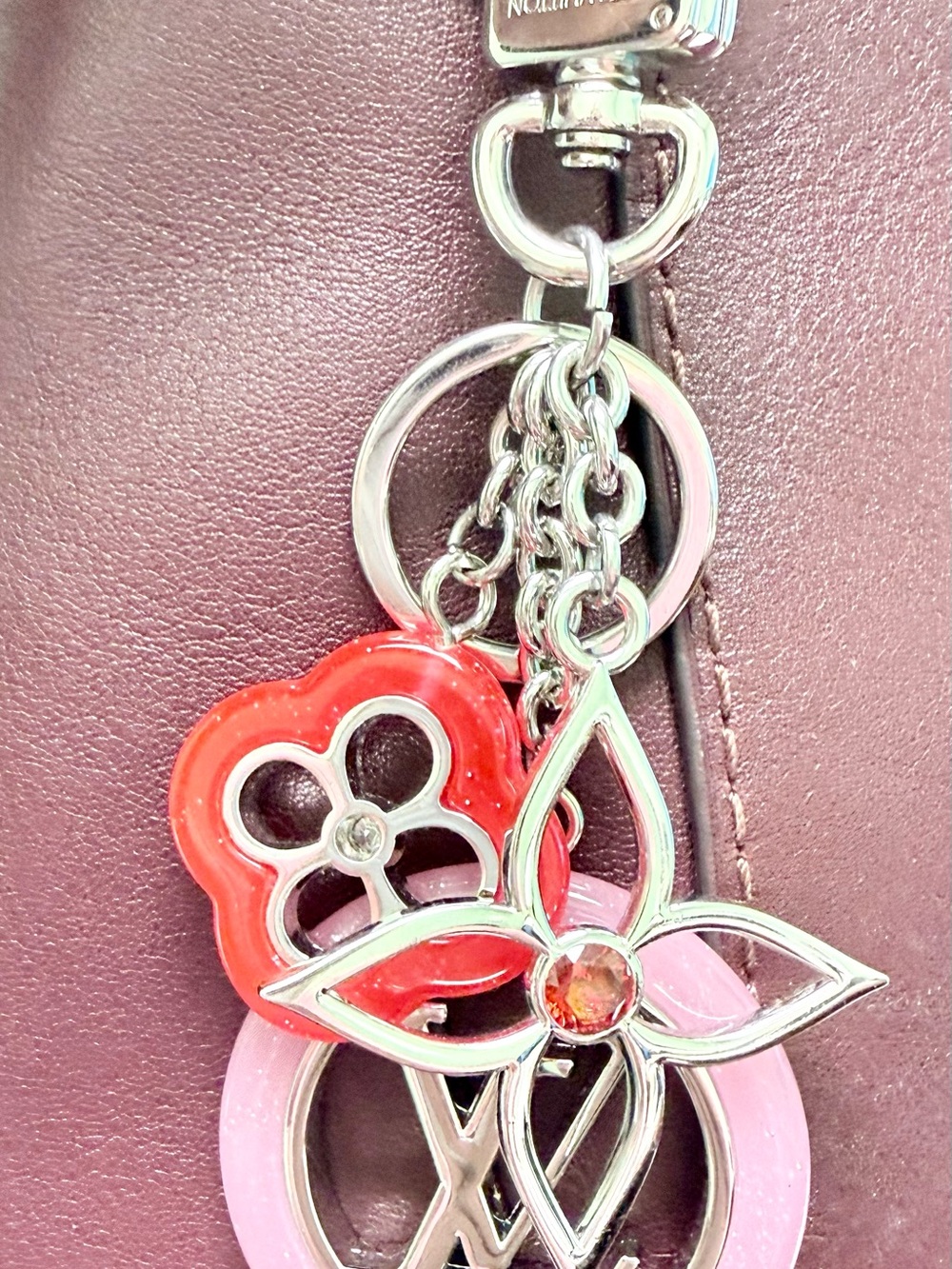 Louis Vuitton Fleur de Monogram Key Holder & Bag Charm - Silver/Pink/Red - Picture 6 of 7